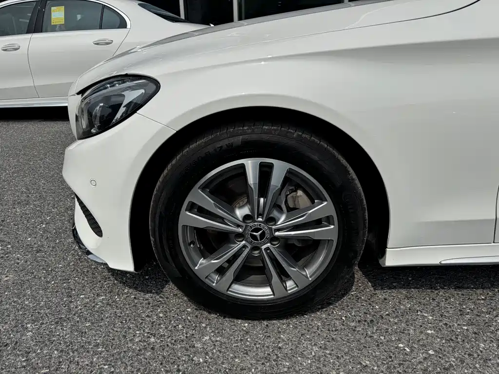 Mercedes-Benz C-Class — миниатюра 8