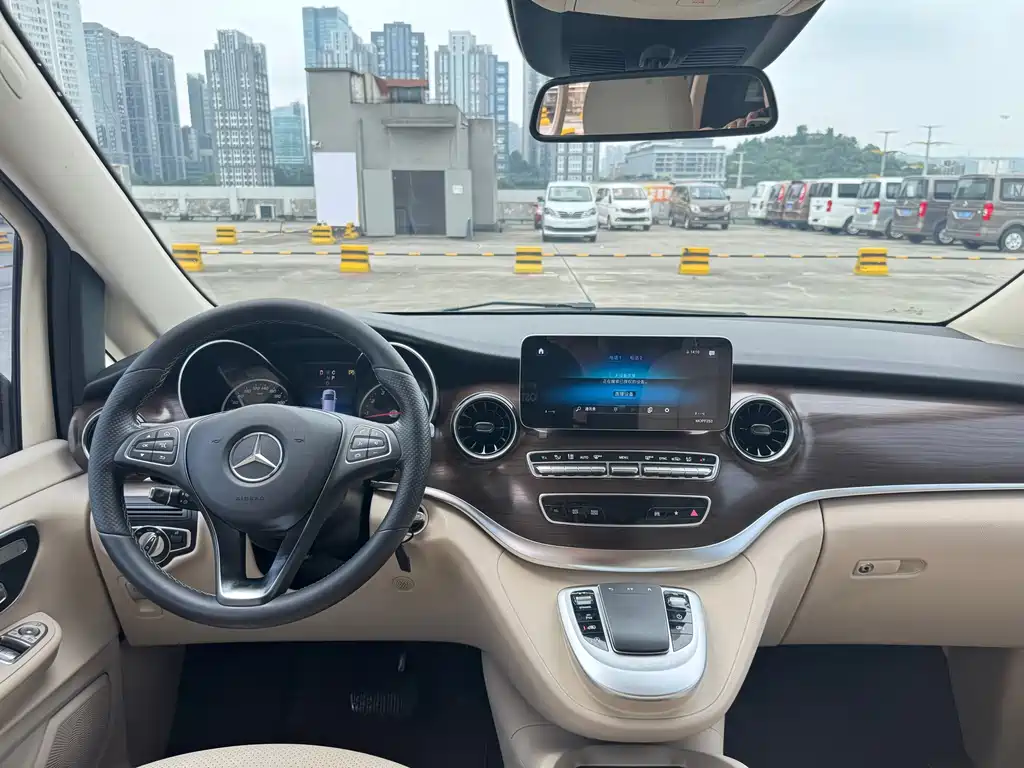 Mercedes-Benz V-Class — миниатюра 11