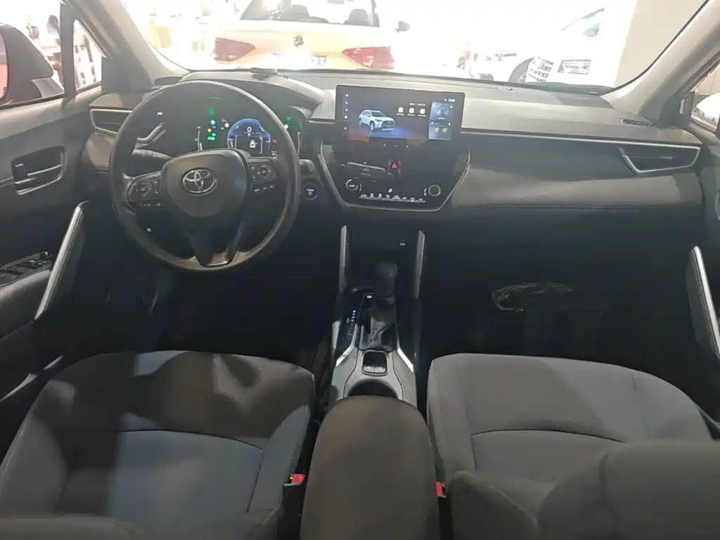 Toyota Corolla Cross — миниатюра 10