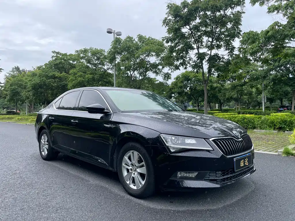 Skoda Superb 2016 TSI330 DSG