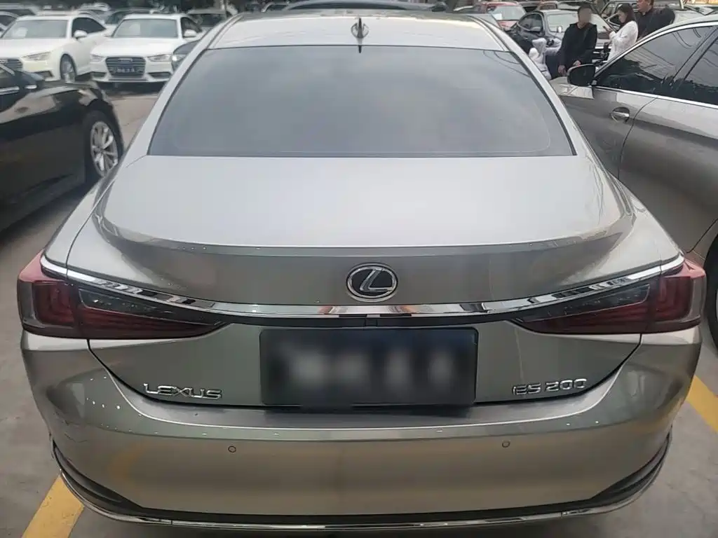 Lexus ES — миниатюра 6