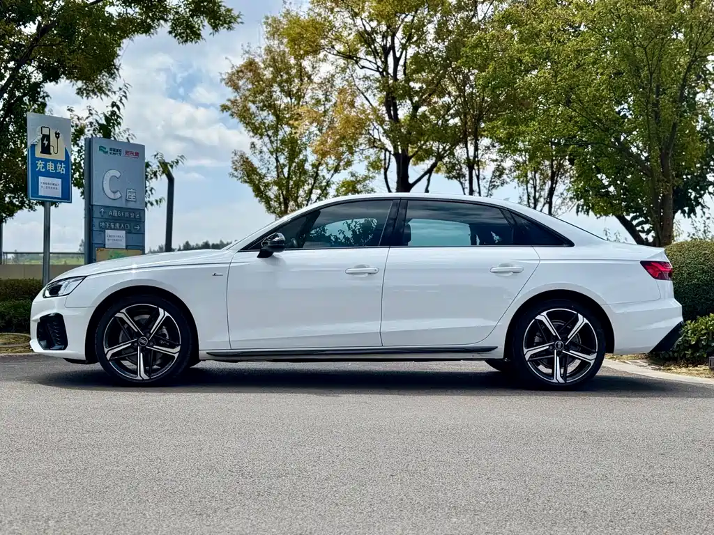 Audi A4L — миниатюра 10