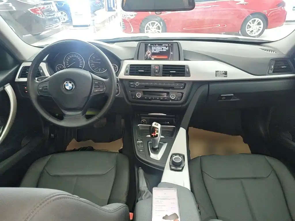 BMW 3 Series — миниатюра 10