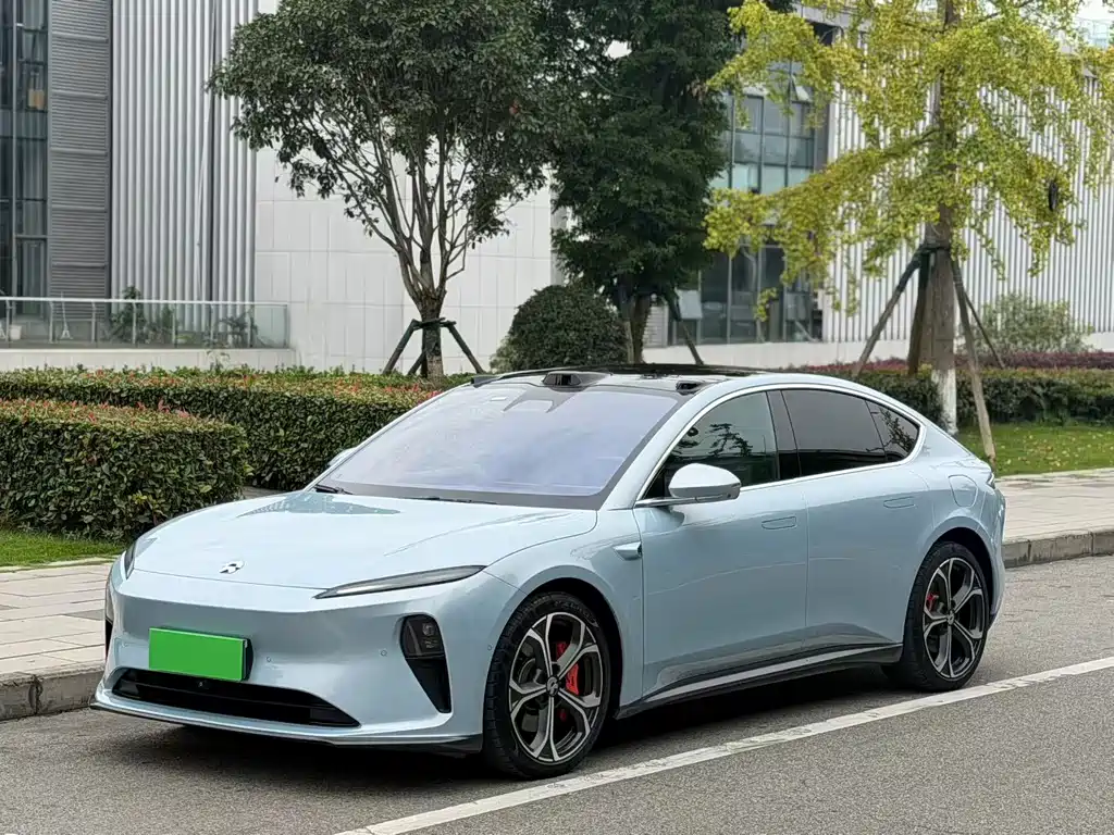 NIO ET5