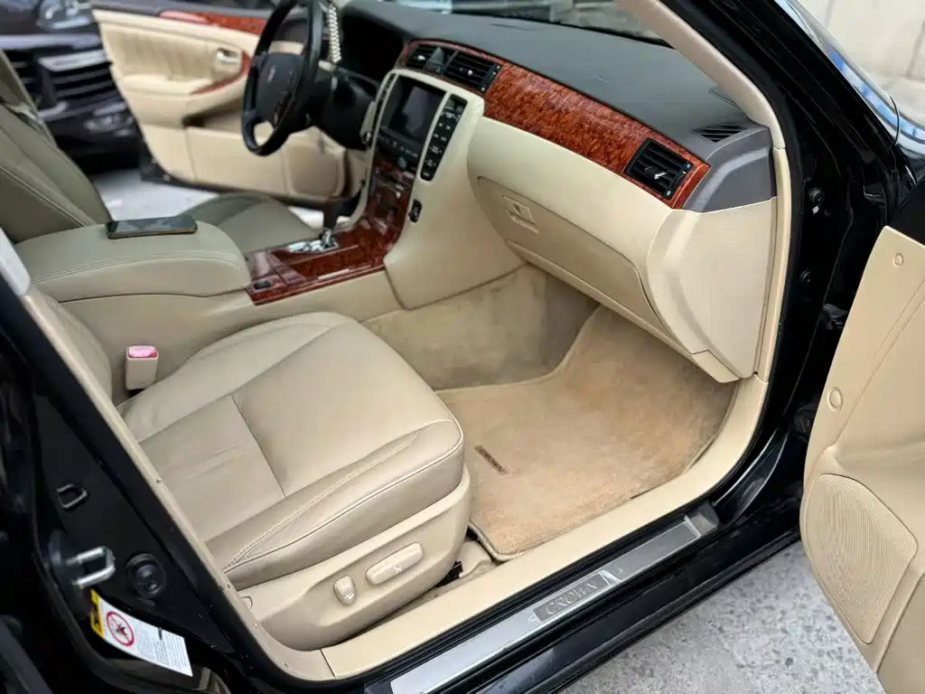 Toyota Crown — миниатюра 13
