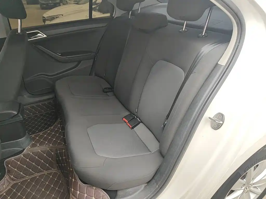 Volkswagen Jetta — миниатюра 17
