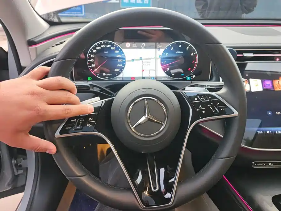 Mercedes-Benz E-Class (Import) — миниатюра 15