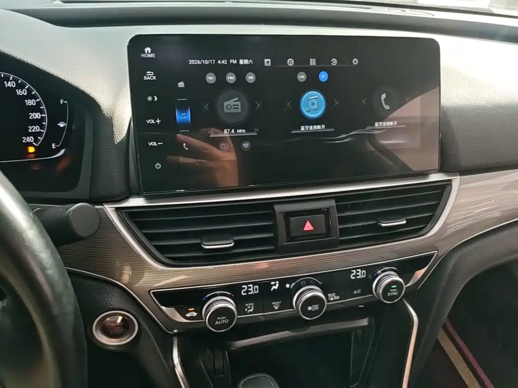 Honda Accord — миниатюра 18