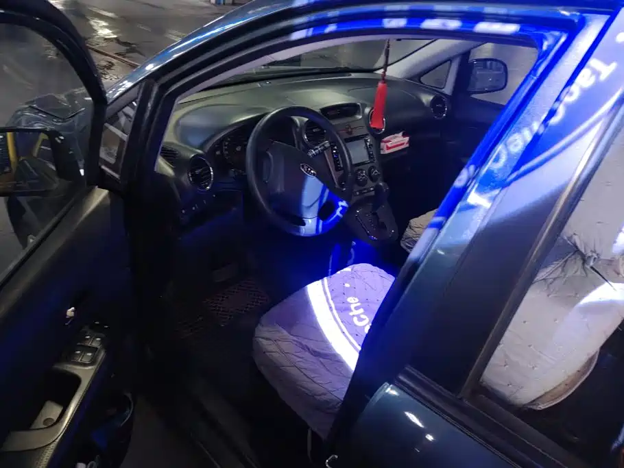Kia Carens — миниатюра 9