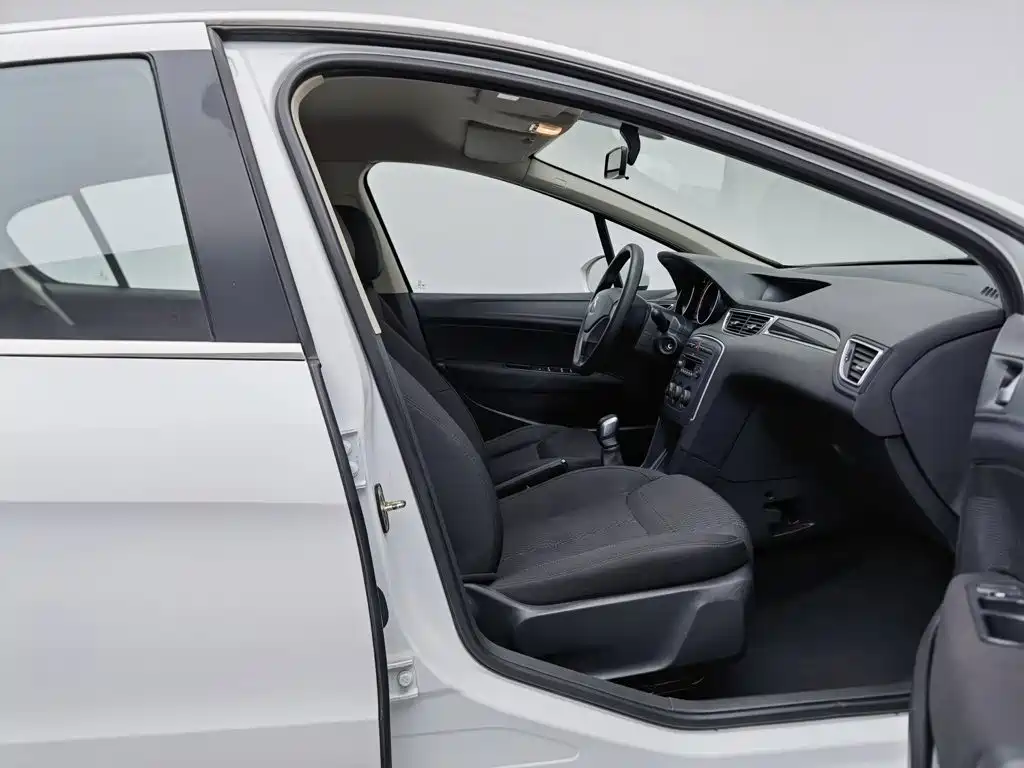 Peugeot 308 — миниатюра 23