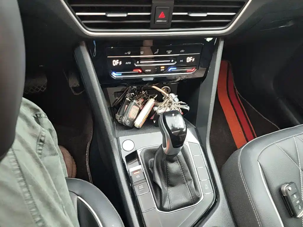 Volkswagen Tiguan L — миниатюра 14