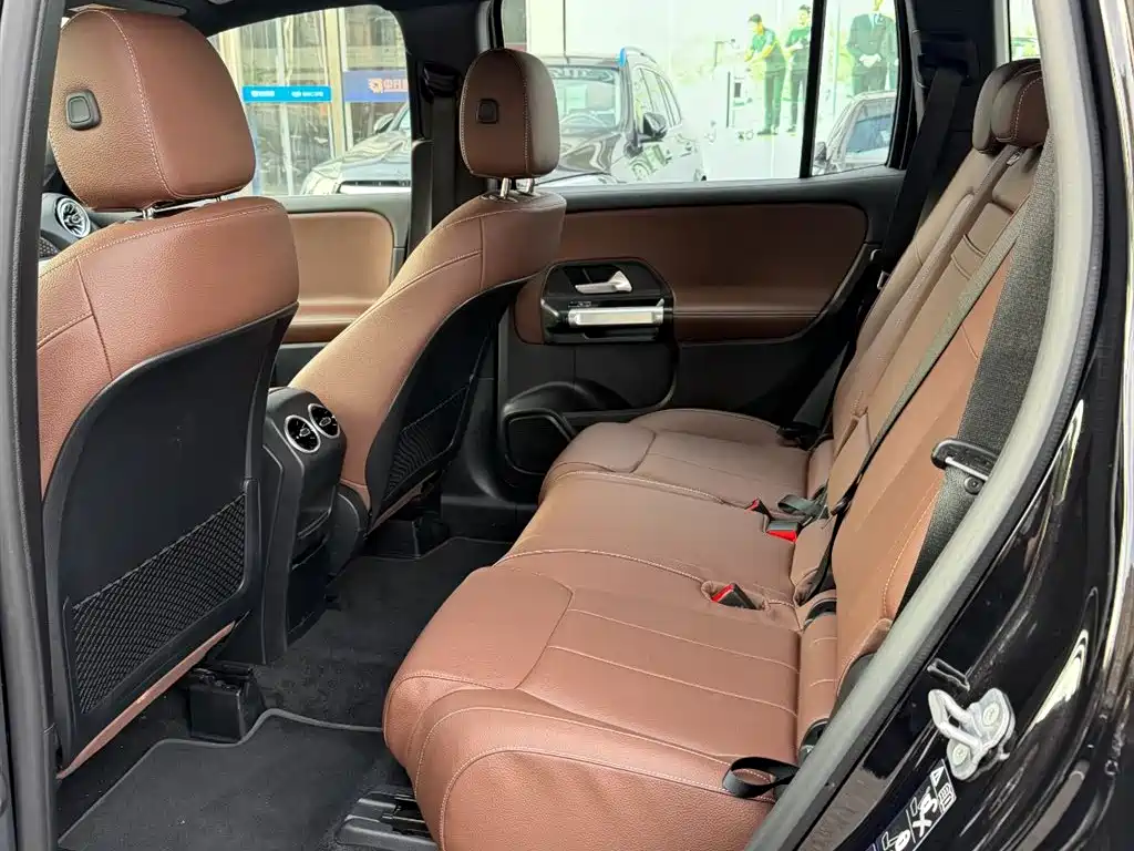 Mercedes-Benz GLB — миниатюра 7