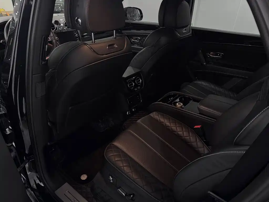 Bentley Bentayga PHEV — миниатюра 3