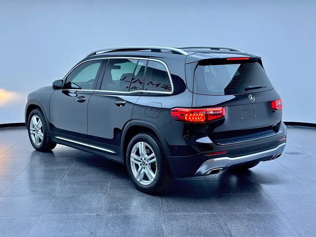 Mercedes-Benz GLB — миниатюра 16