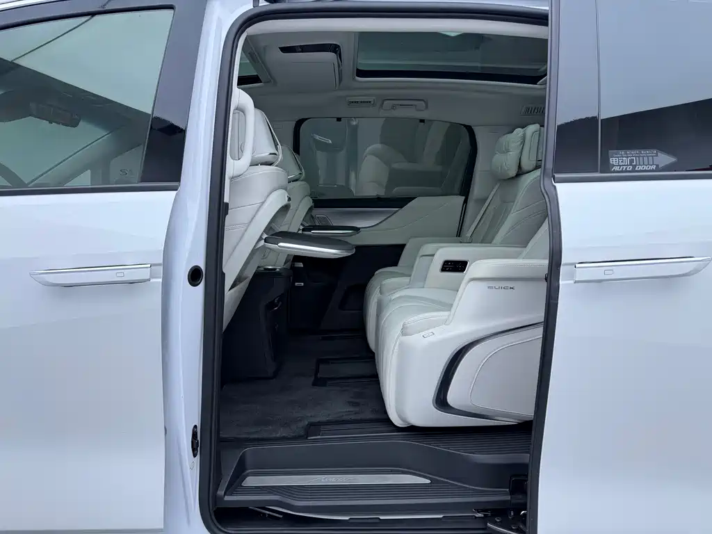 Buick GL8 2024 7 мест