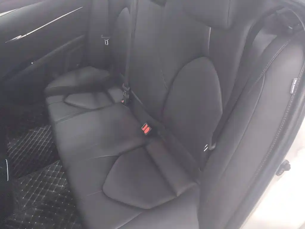 Toyota Camry — миниатюра 17