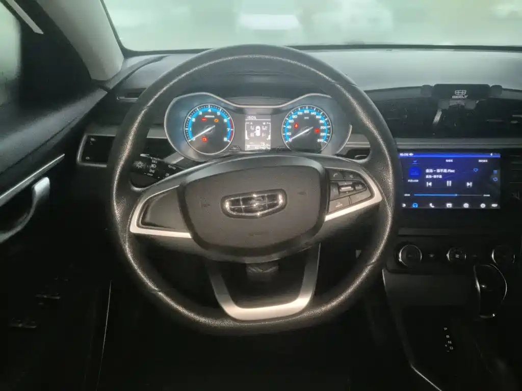 Geely Emgrand — миниатюра 3