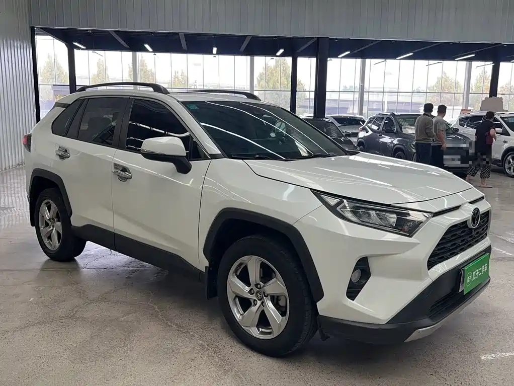Toyota RAV4 — миниатюра 13