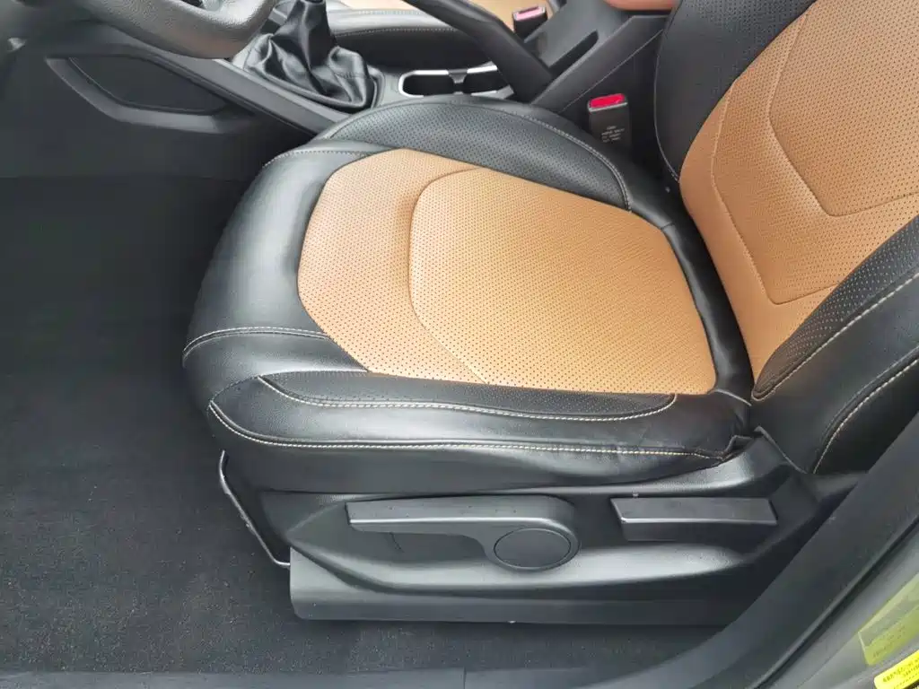 Wuling Hongguang S3 — миниатюра 20