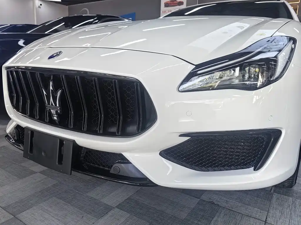 Maserati Quattroporte — миниатюра 11