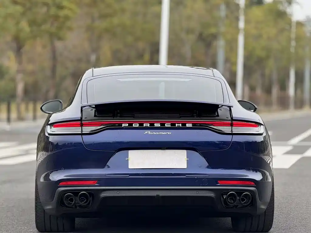 PORSCHE PANAMERA