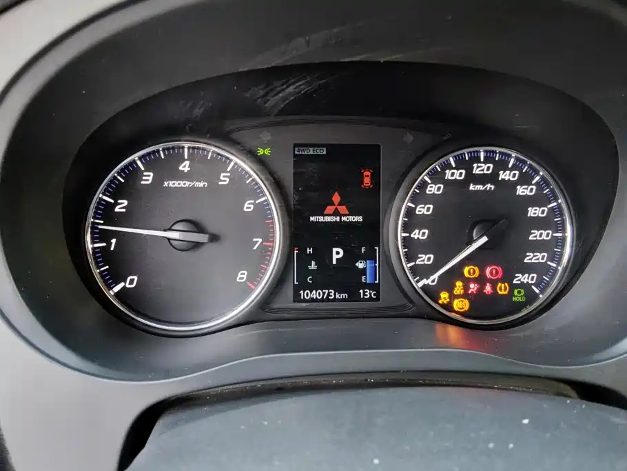 Mitsubishi Outlander — миниатюра 14