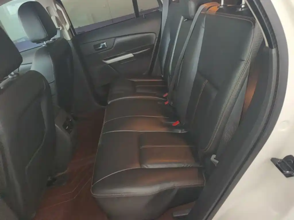 Ford Edge (Import) — миниатюра 17