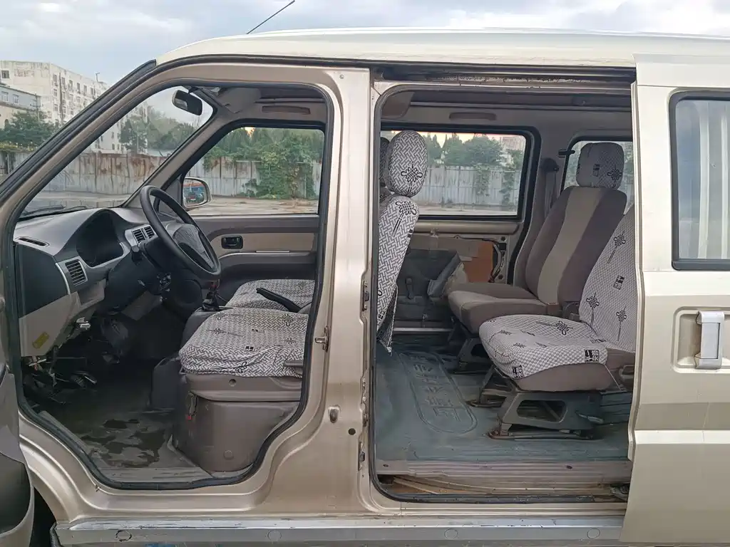 Wuling Rongguang — миниатюра 8