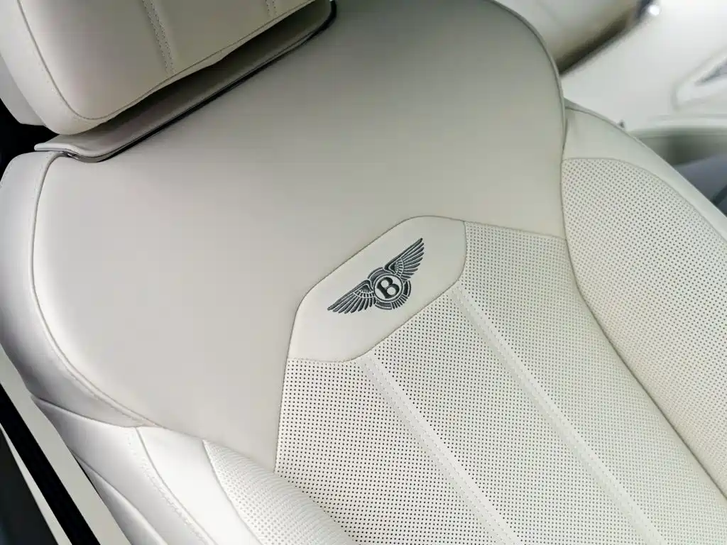 Bentley Bentayga — миниатюра 14