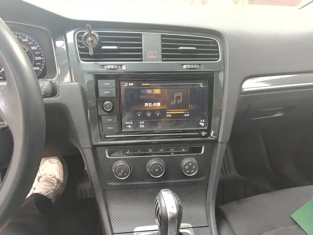Volkswagen Golf — миниатюра 14