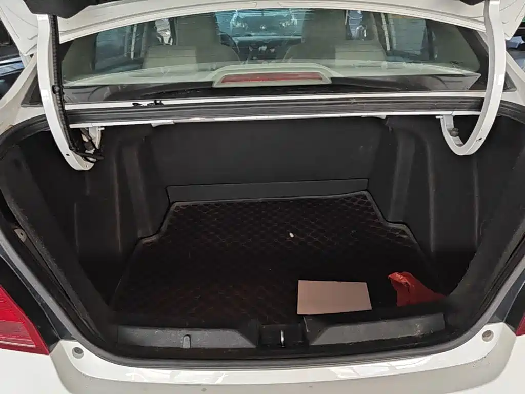 Chevrolet Sail — миниатюра 19