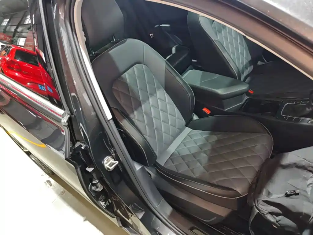 Volkswagen Sagitar — миниатюра 25