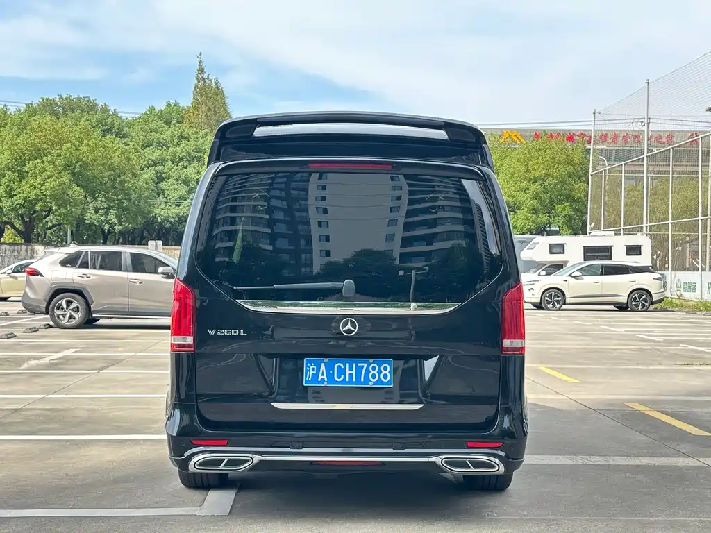 Mercedes-Benz V-Class — миниатюра 16