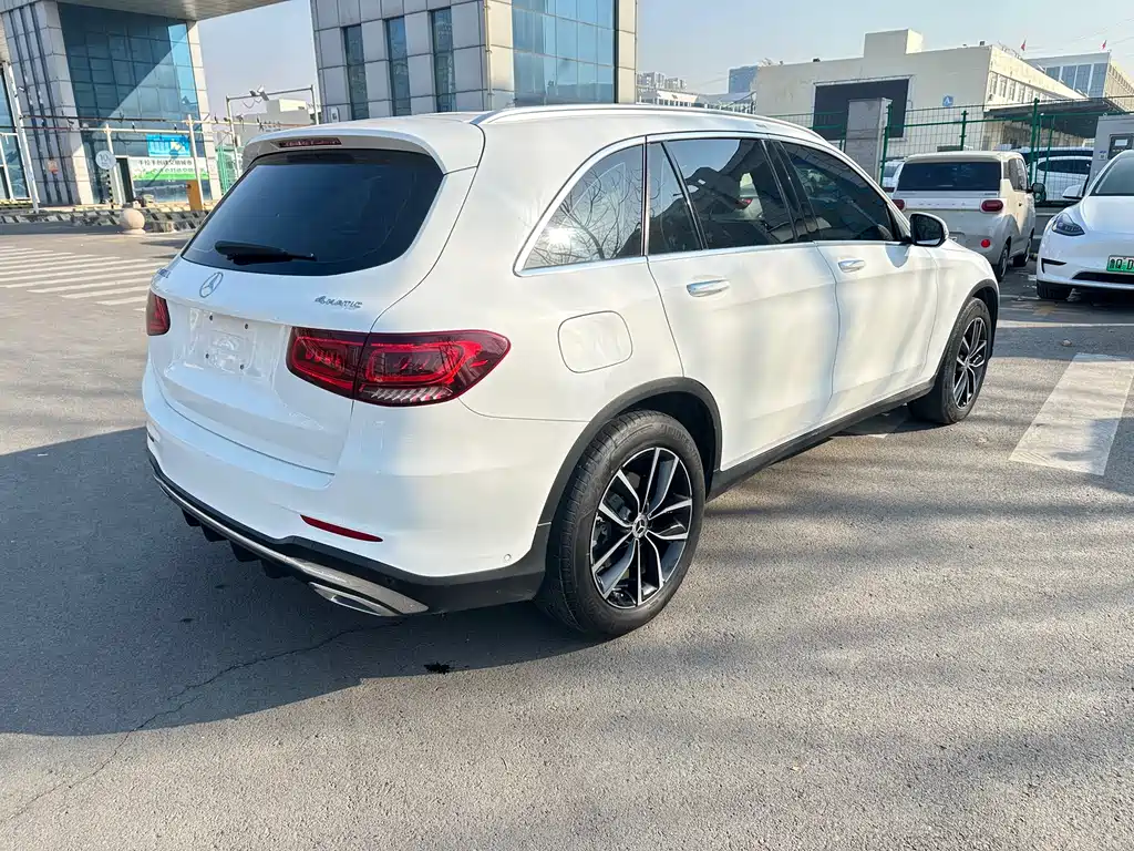 MERCEDES-BENZ GLC
