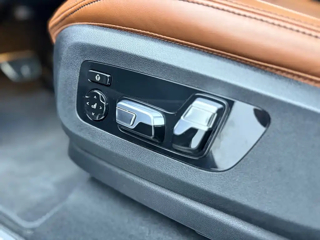 BMW X7 — миниатюра 21