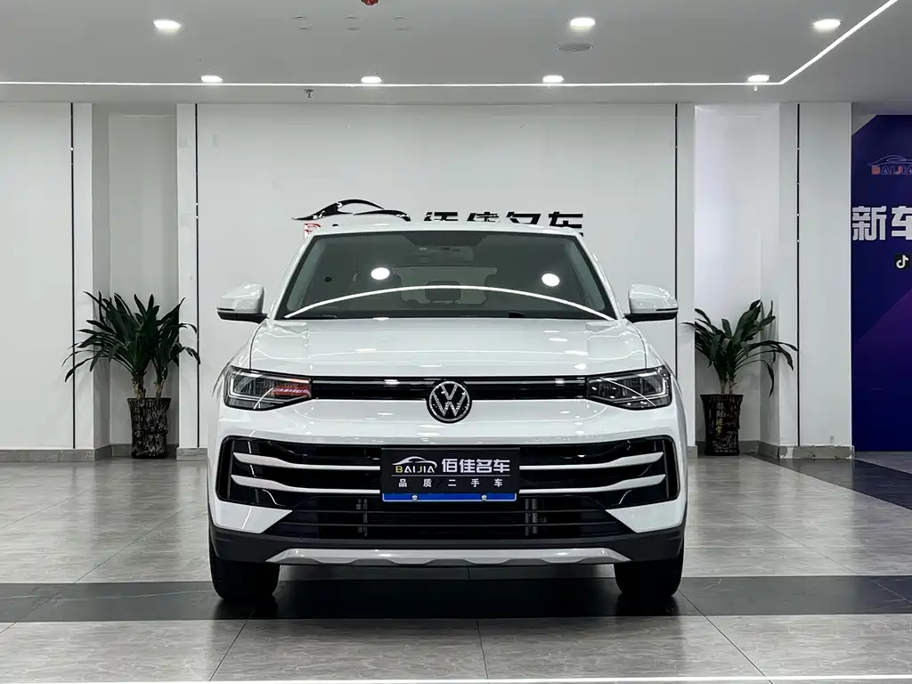 Volkswagen Tharu — миниатюра 2
