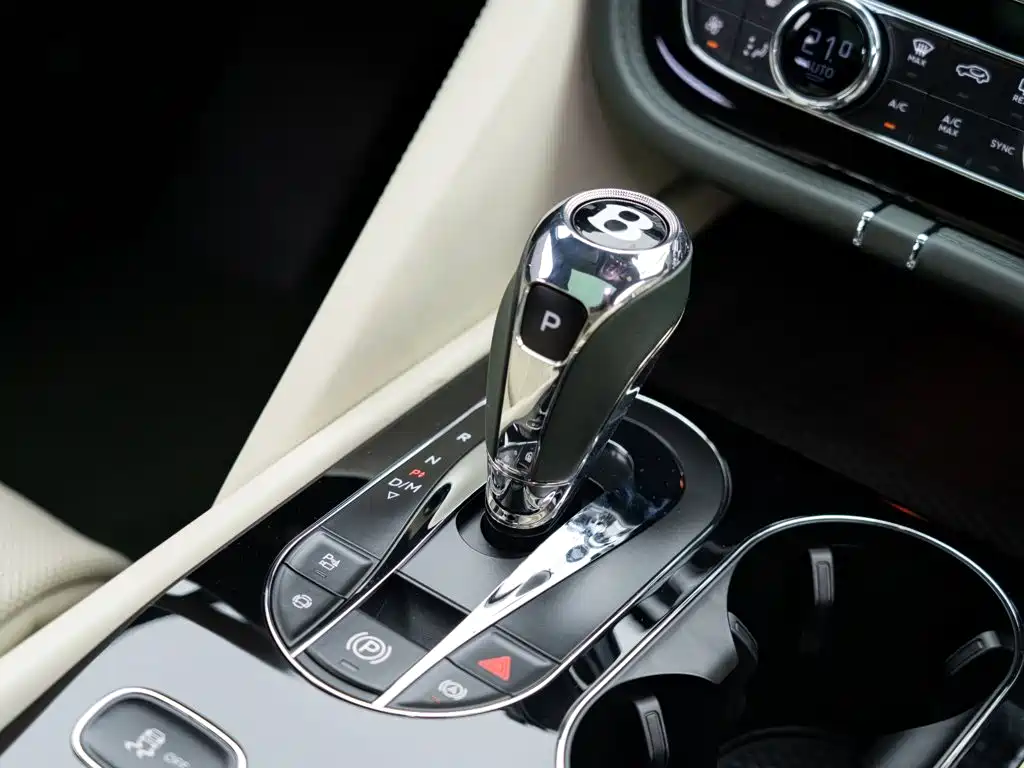 Bentley Bentayga — миниатюра 19