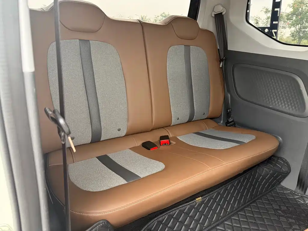 Wuling MINIEV — миниатюра 13