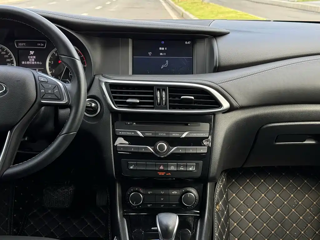 Infiniti QX30 — миниатюра 9