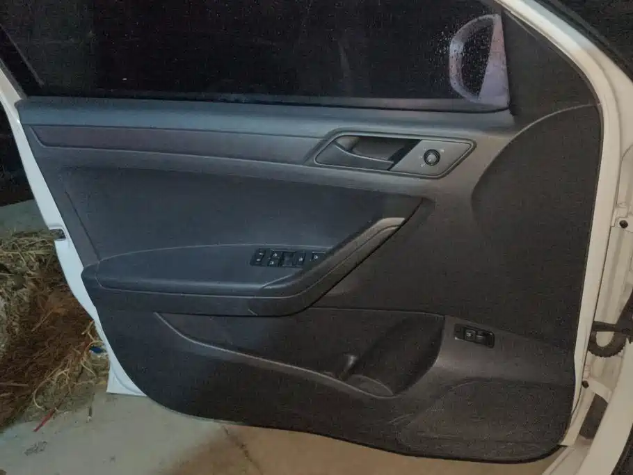 Volkswagen Jetta — миниатюра 7