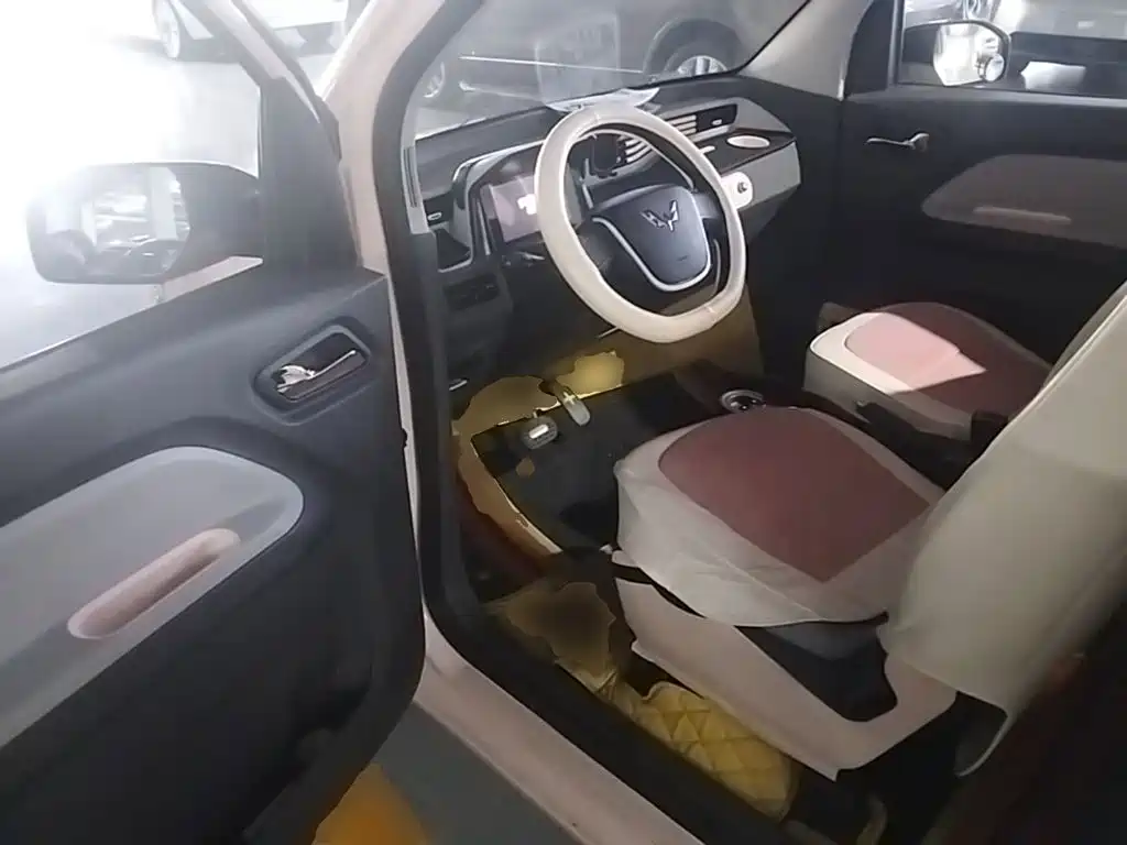 Wuling MINIEV — миниатюра 16