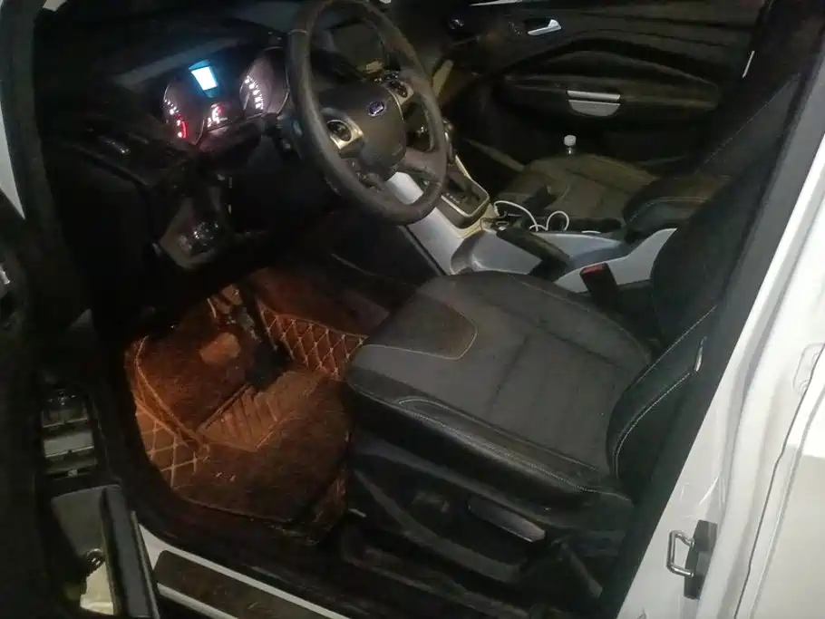 Ford Kuga — миниатюра 9