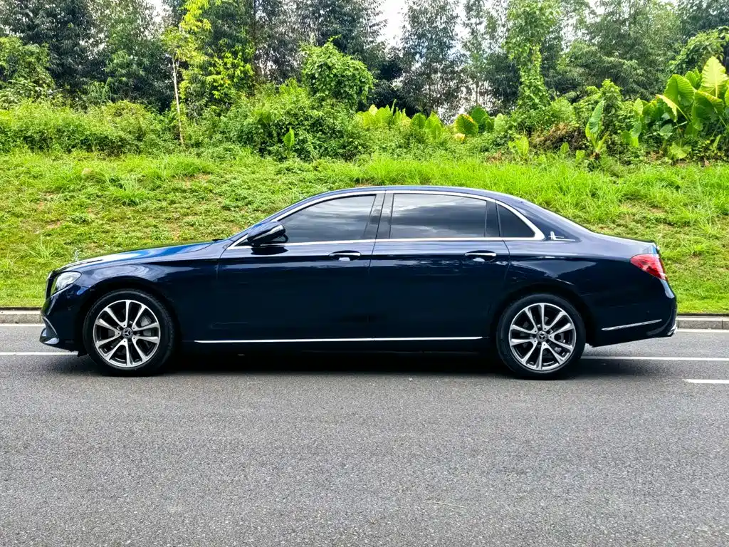 Mercedes-Benz E-Class — миниатюра 4
