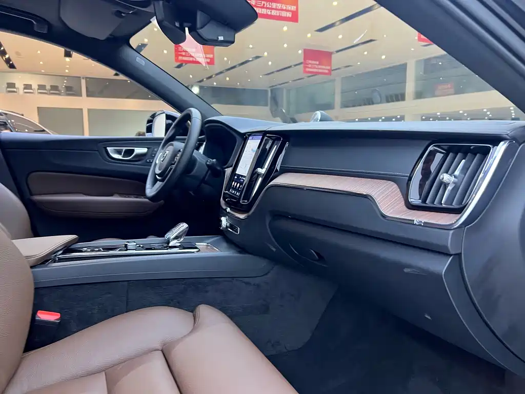 Volvo XC60 — миниатюра 23