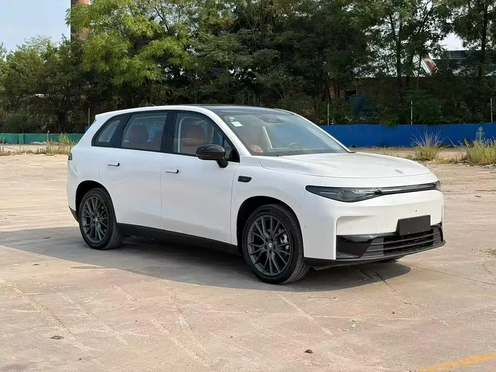 Leapmotor Leapmotor C10 — миниатюра 3
