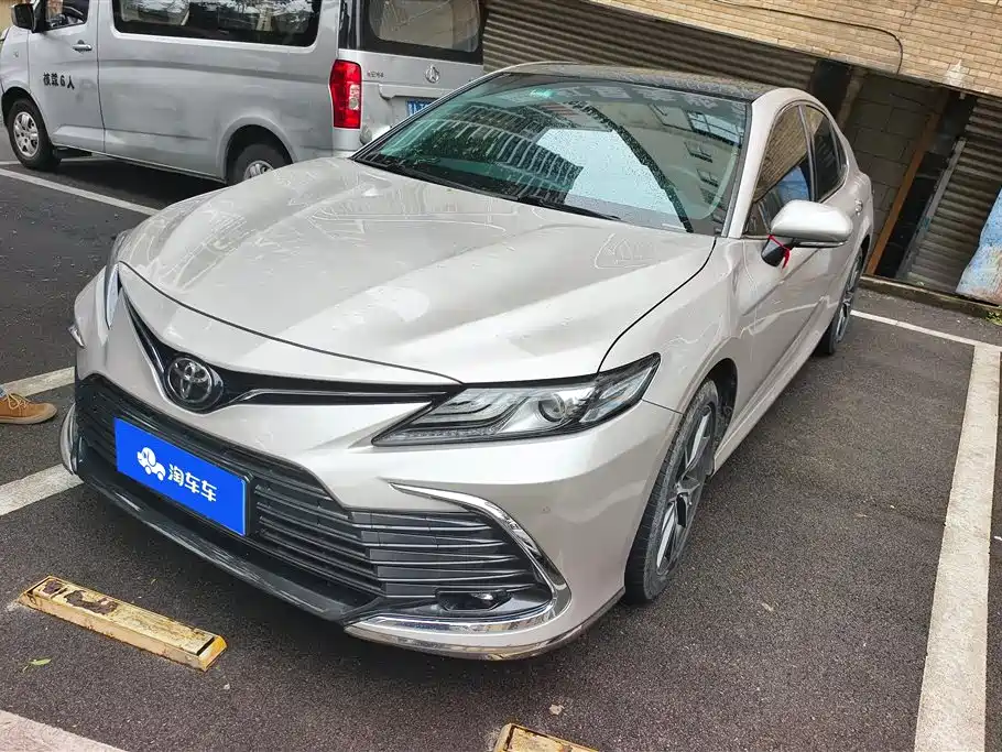 Toyota Camry 2021