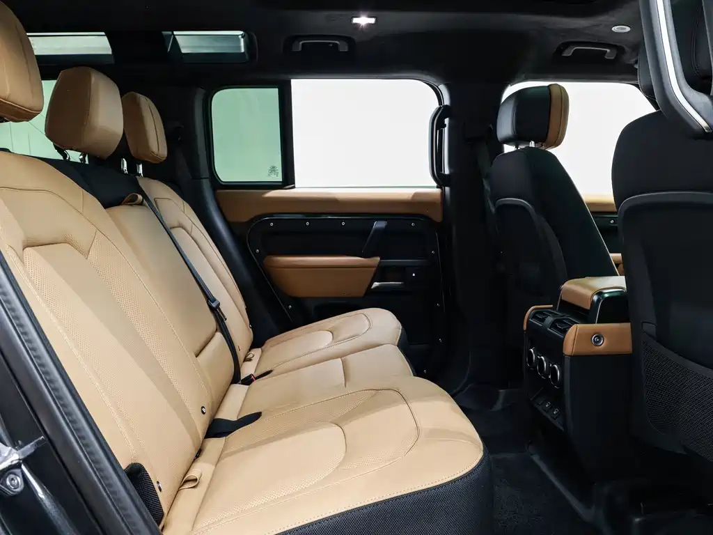 Land Rover Defender — миниатюра 11