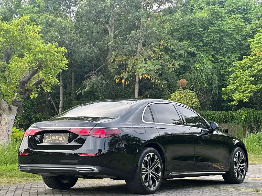 Mercedes-Benz E-Class — миниатюра 6