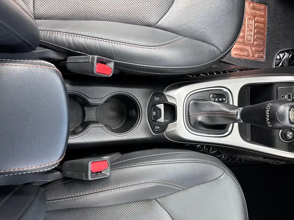 Jeep Compass — миниатюра 13