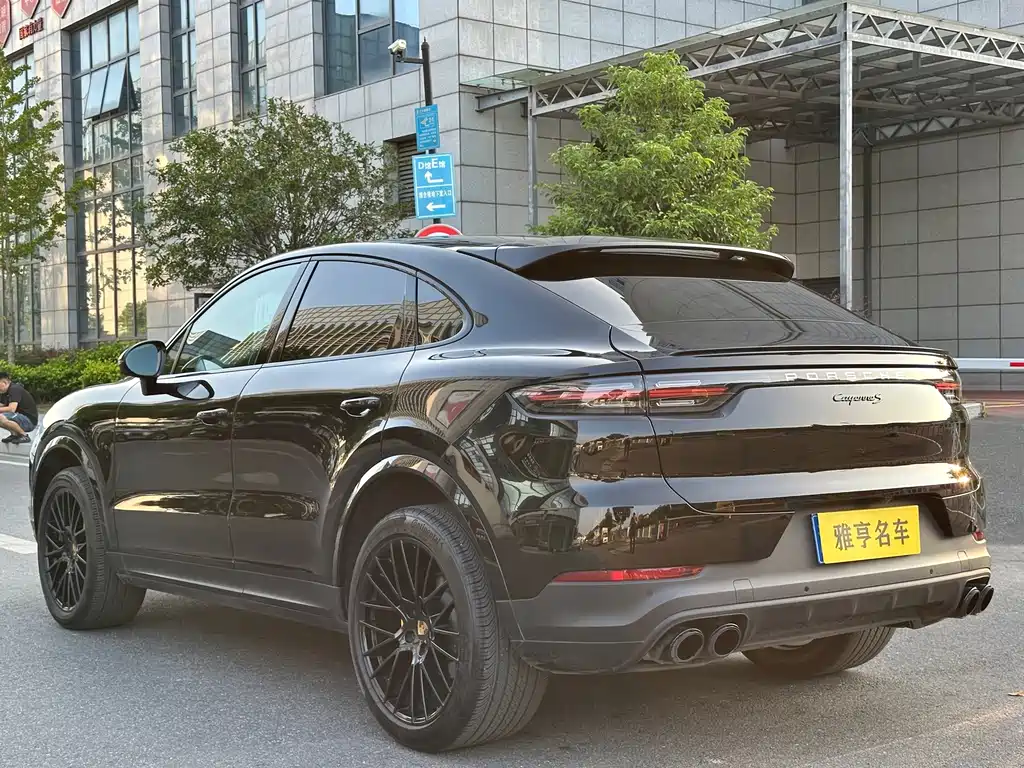 Porsche Cayenne — миниатюра 15